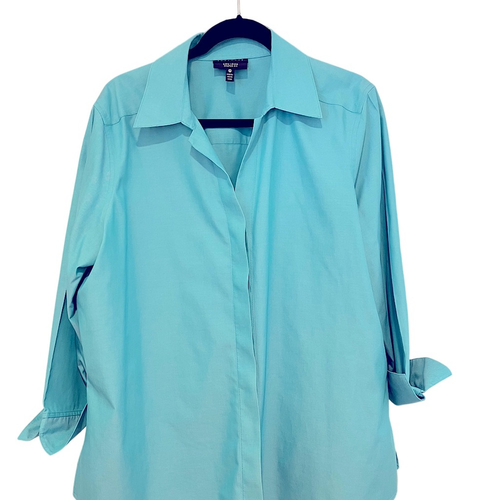 FOXCROFT PLUS 20W NON-IRON SHAPED FIT 3/4 SLEEVE BUTTON FRONT TOP.  EX. COND.